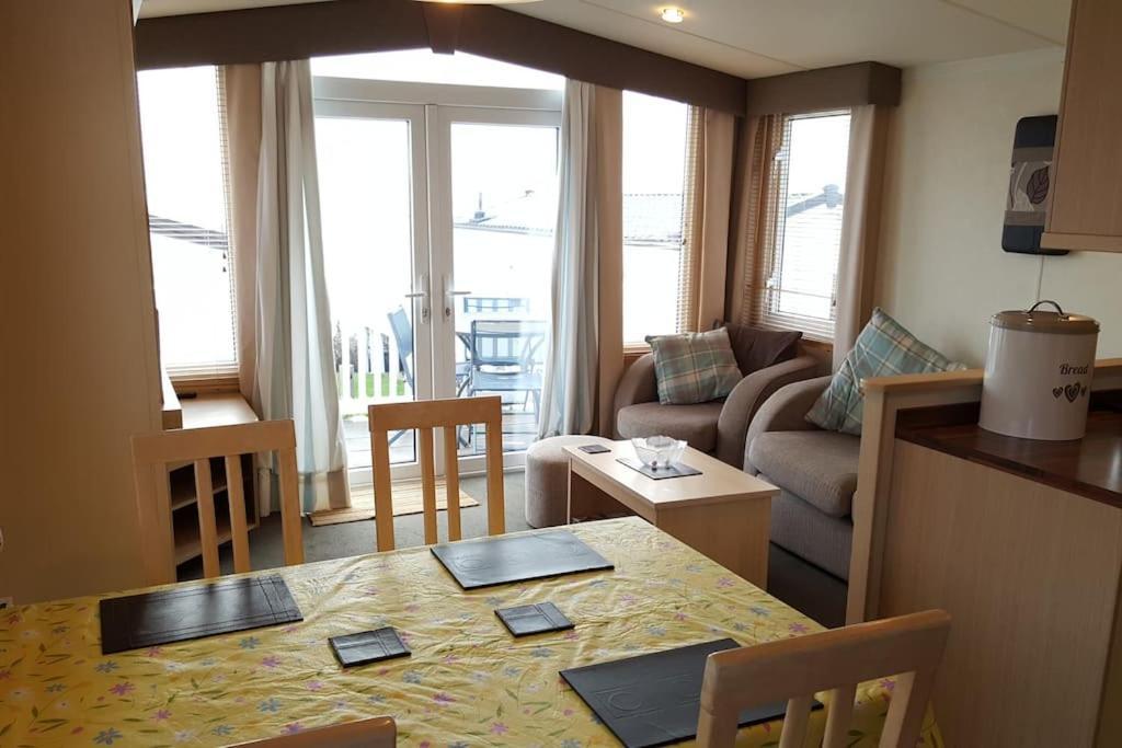 Cozy And Relaxing With Stunning Sea Views Apartment Lytchett Minster Bagian luar foto